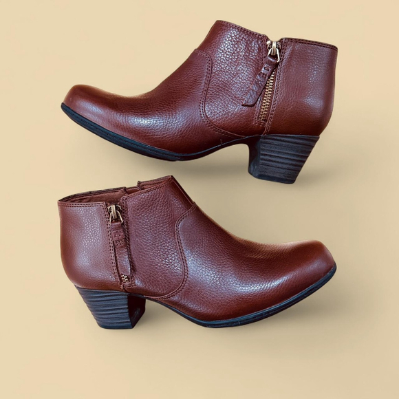 Clarks Valarie 2 Sophia Womens Ankle Boot Mahogany Leather US Size 7M - Picture 1 of 6